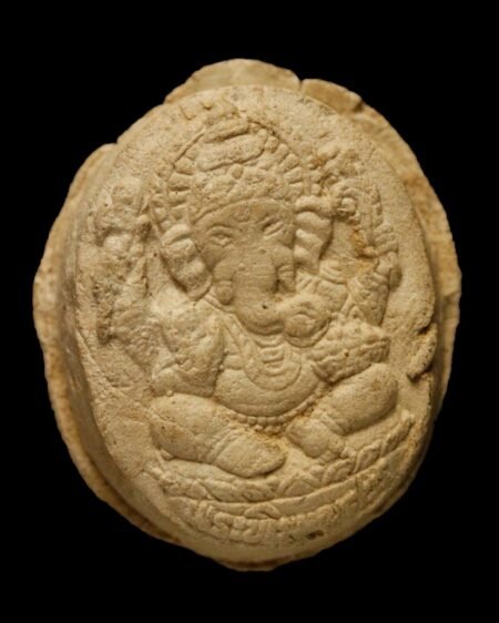 พระพิฆเนศ เนื้อผง พิมพ์กดมือ